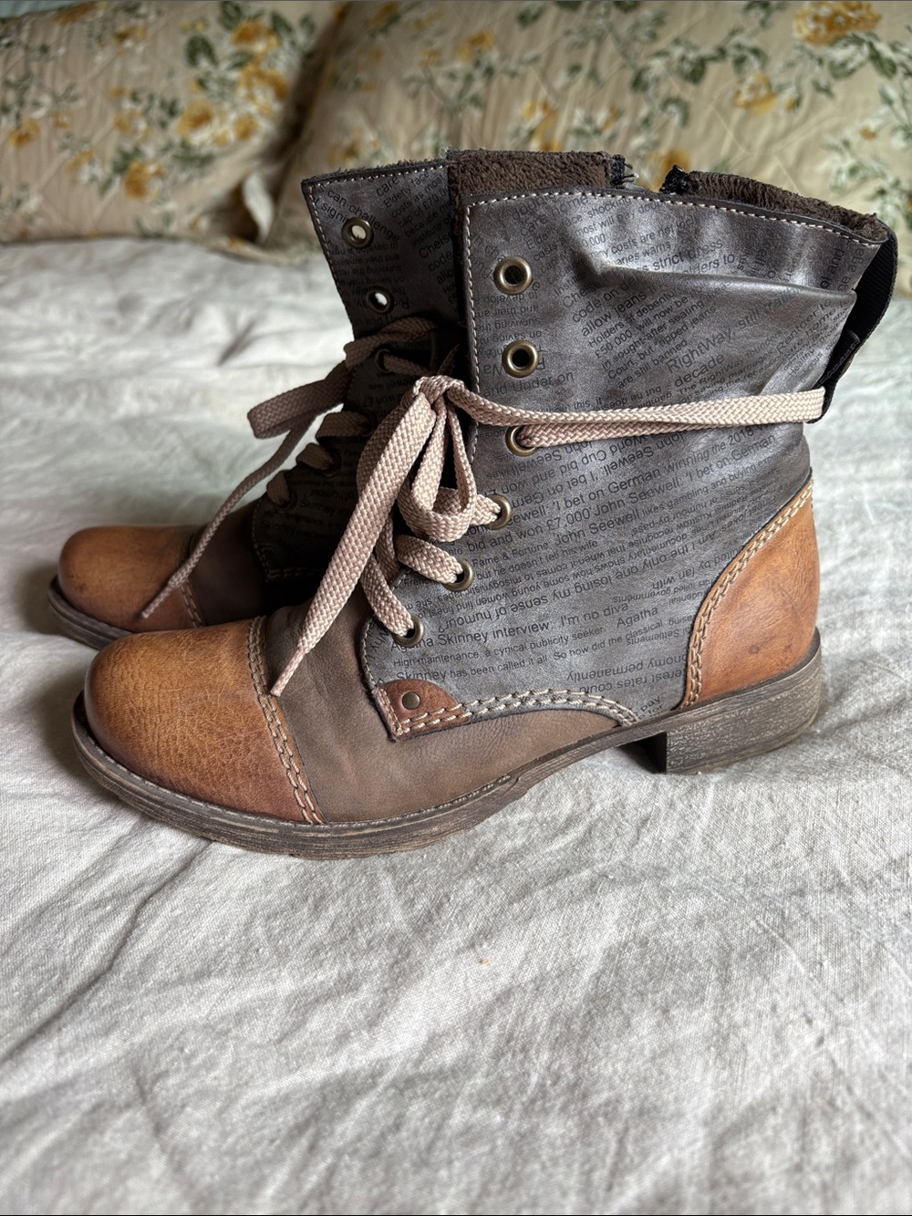 Rieker Payton 22 Newspaper Print Lace Up Ankle Boots Size 36